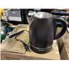 Image 1 : Chefman Electric Kettle