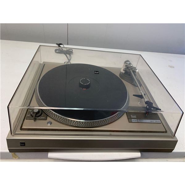 Vintage Vinyl Stereo Package - Get your vinyl on motion with this vintage Harmon Kardon Amp and  Dua