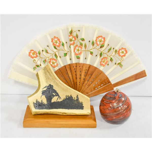 FLAT OF HOME DECOR INCLUDES ANTLER ART