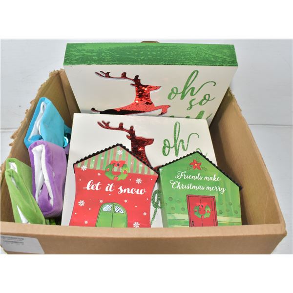BOX OF WOODEN CHRISTMAS HOME DECOR