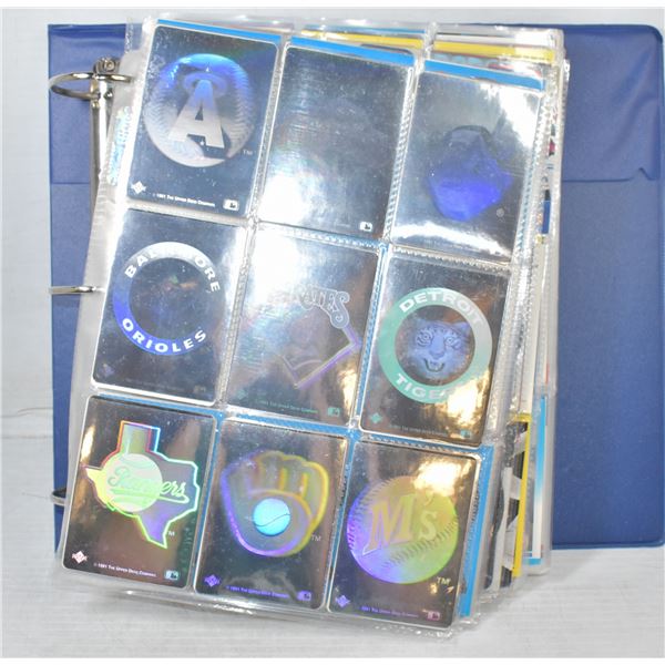 BINDER OF ASSORTED BASEBALL CARDS