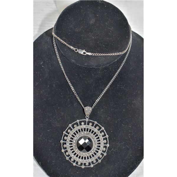 VINTAGE NECKLACE