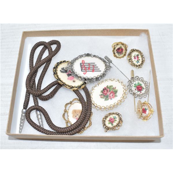 VINTAGE 10 PETIT POINT JEWELLRY MATCHING EARRING