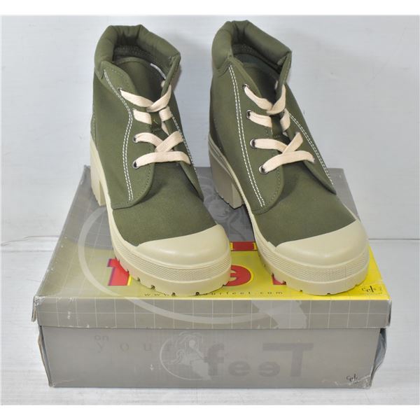 CHINESE LAUNDRY ONCE MORE CANVAS BOOTS SIZE 7M