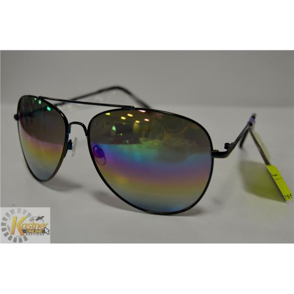 PAIR OF FOSTER GRANT SUNGLASSES.