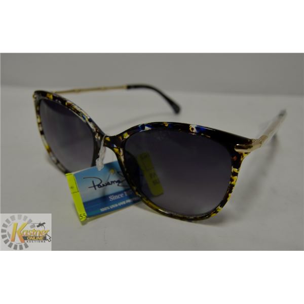 PAIR OF FOSTER GRANT SUNGLASSES.