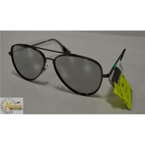 PAIR OF FOSTER GRANT SUNGLASSES.