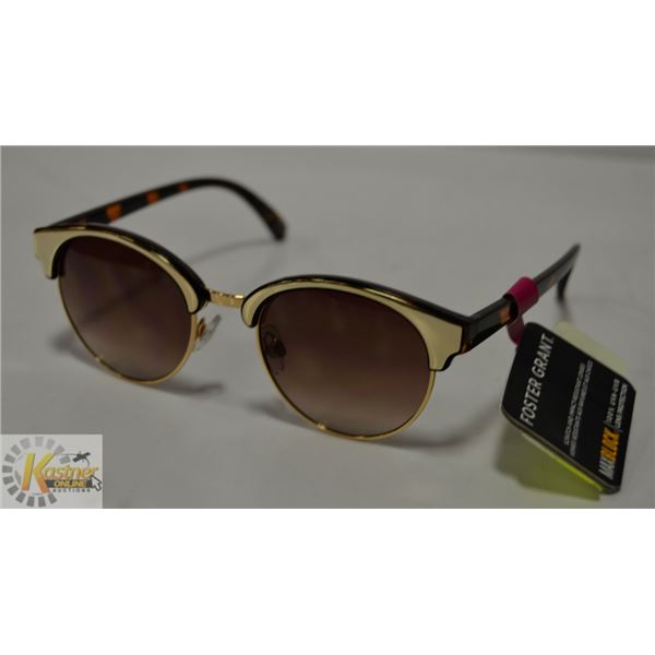PAIR OF FOSTER GRANT SUNGLASSES.