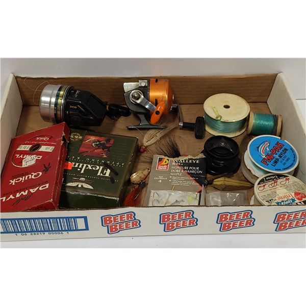 FISHING LOT: INCLUDES 2 REELS, ASSORTED TACKLE &