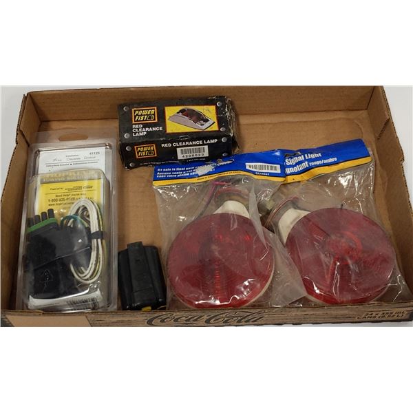 FLAT LOT OF TRAILER LIGHTS & WIRING HARNESS