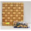 Image 1 : FOLDING SOLID MAPLE CHESS BOARD 16" X 15"