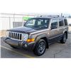 Image 2 : 2006 JEEP COMMANDER