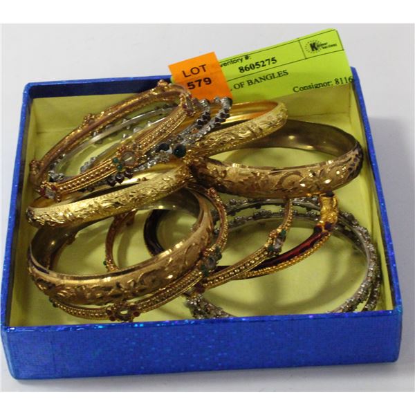 LOT OF ASSORTED BANGLES