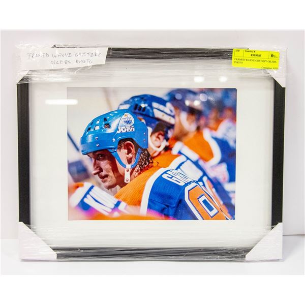 FRAMED WAYNE GRETZKY OILERS PHOTO APPROX 12" X 15"