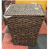 Image 1 : RATTAN CLOTHES HAMPER