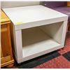 Image 1 : WHITE ROLLING SIDE TABLE