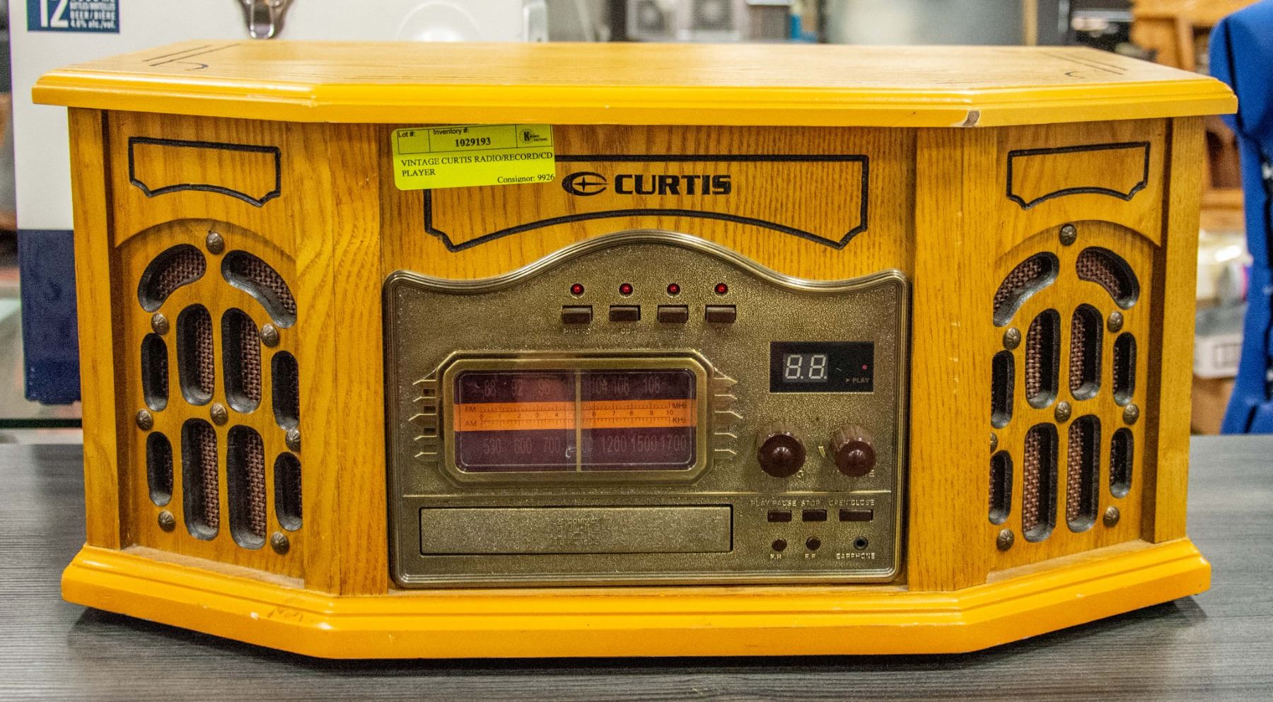 VINTAGE CURTIS RADIO/RECORD/CD PLAYER