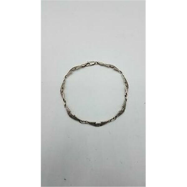 ESTATE 925 SILVER BRACELET W/SHIELD & WINGS MOTIF