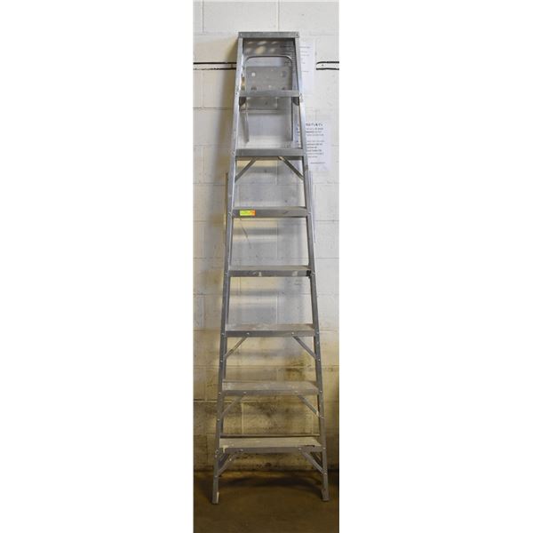 8' ALUMINUM STEP LADDER