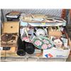 Image 1 : PALLET OF COLLECTIBLES & HOUSEHOLD MISCELLANEOUS