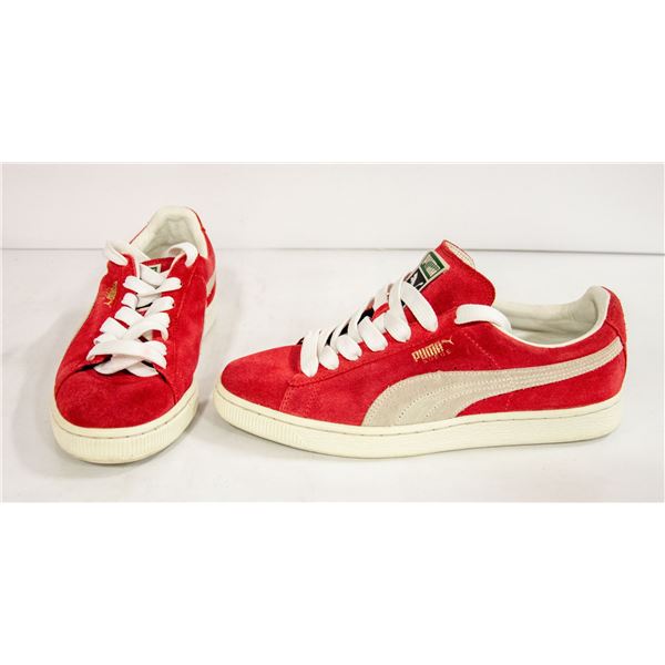 PAIR OF VINTAGE COLLECTIBLE PUMA SUEDE CLASSIC