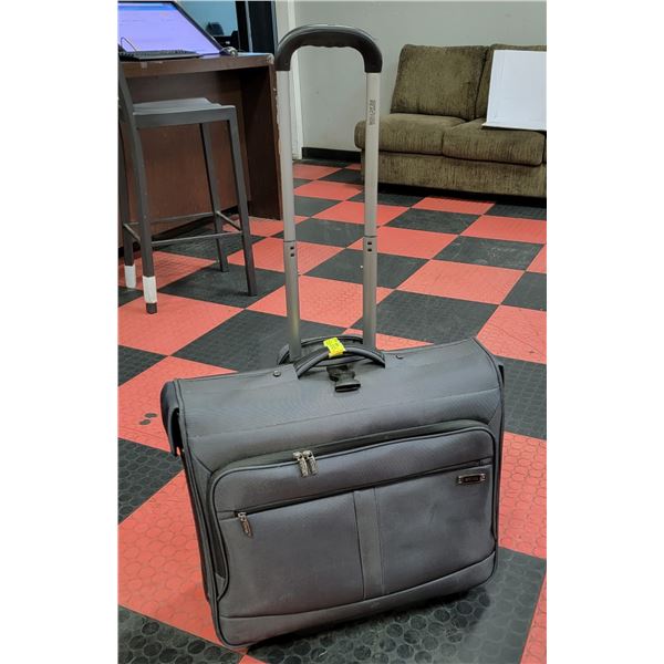 KENNETH COLE RACTION SUIT/GARMENT TRAVEL SUITCASE.