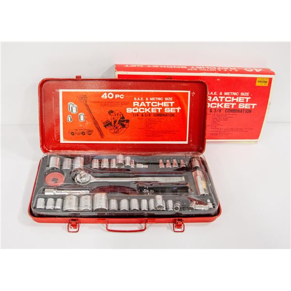 VINTAGE S.A.E. & METRIC SIZE RATCHET SOCKET SET