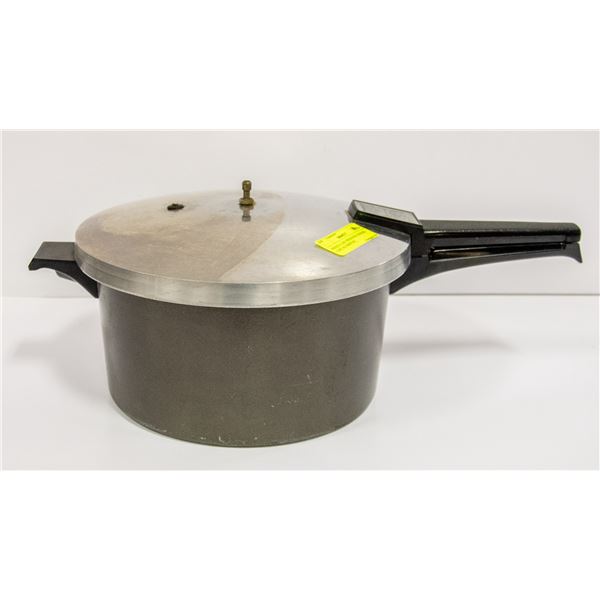 PRESTO L100  PRESSURE COOKER - CAST ALUMINUM