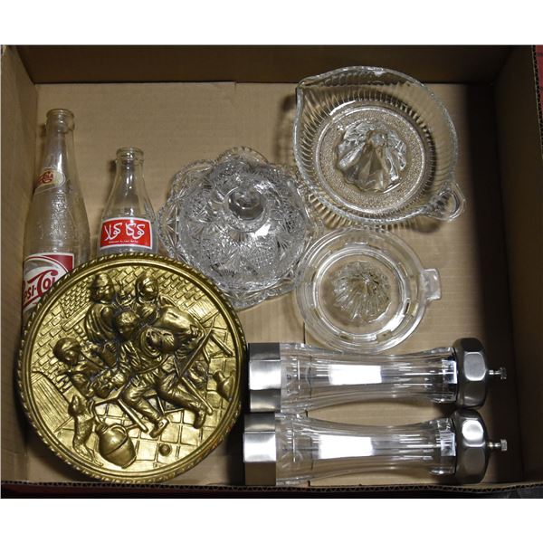 LOT OF ASSORTED VINTAGE KITCHENWARE & BRASS DECOR