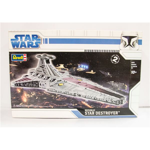 REVELL STAR WARS REPUBLIC STAR DESTROYER MODEL