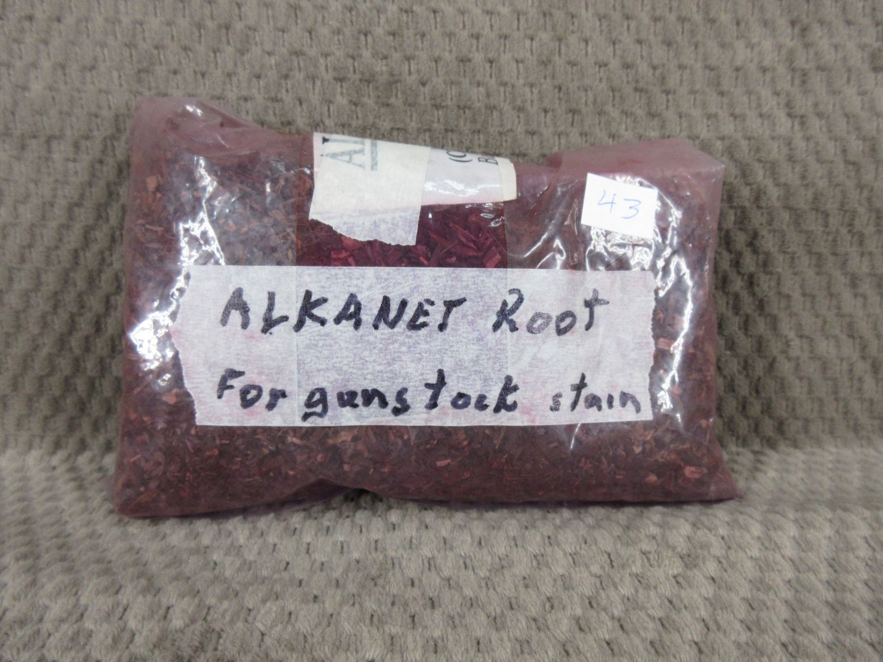 Root for Gun Stock Stain Approximately 6 oz.