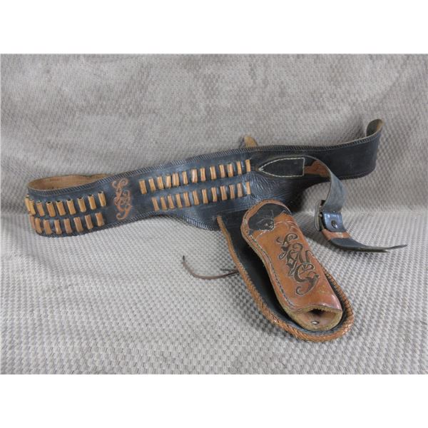 Revolver Hoster Approximate 32" Waist