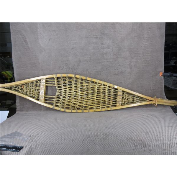 Pair of Torpedo 12 X 60X Snow Shoes Lac Megantic