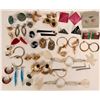 Image 1 : Vintage costume jewelry pierced earrings (lot 27) [115022]