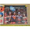 Image 5 : 2 SUPERMAN BOOKS -THE DC VAULT & ULTIMATE GUIDE