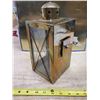 Image 3 : BRASS CANDLE LANTERN