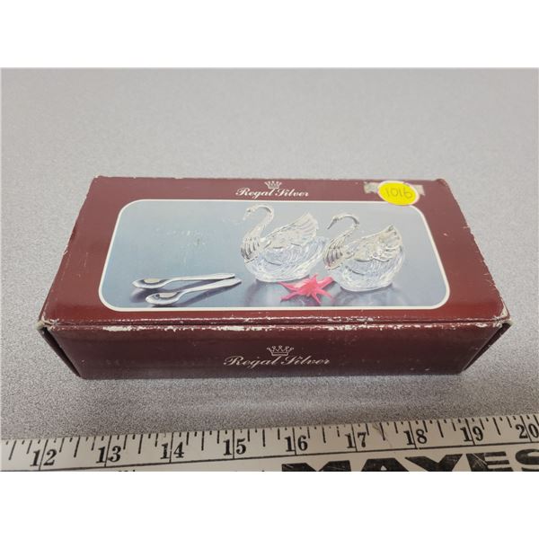 2 vintage swan salt cellars in original box with spoons
