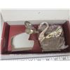 Image 3 : 2 vintage swan salt cellars in original box with spoons