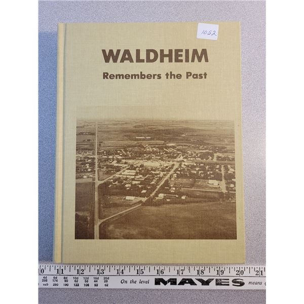 History book - Waldheim 470 pages
