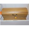 Image 1 : Dove tail round top cedar chest 24"L X 12" H X 12" W