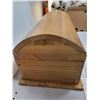 Image 3 : Dove tail round top cedar chest 24"L X 12" H X 12" W