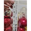 Image 2 : 2 glass jars Christmas balls