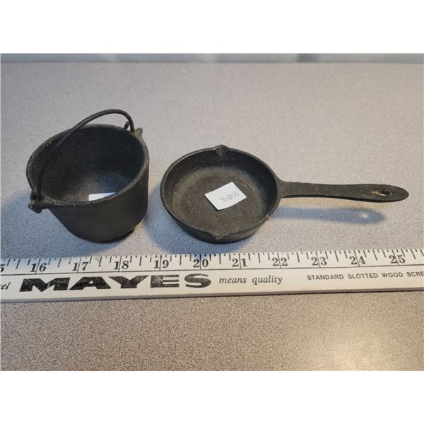 2 heavy cast iron Canada Forge Salesmen Samples