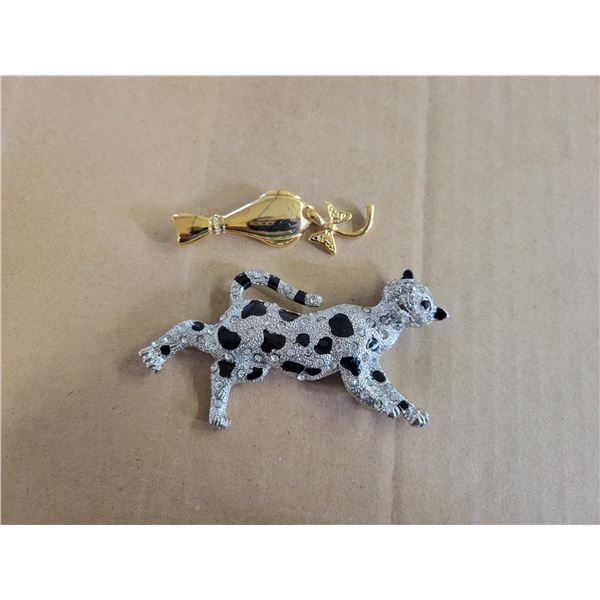 2 cat brooches