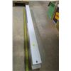 Image 3 : New 48" Flourescent Tube Fixture