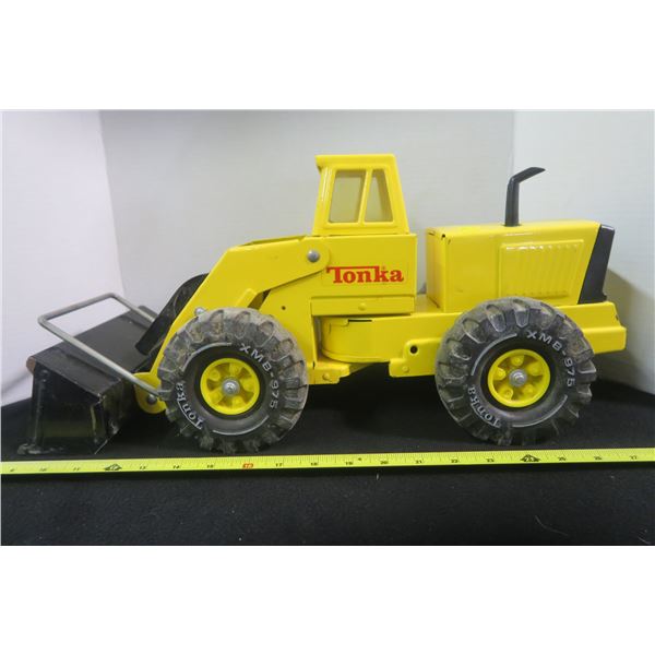 Tonka 4 Wheel Loader W/ Cab Excellent