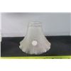 Image 6 : 2 Glass Light Fixture Shades
