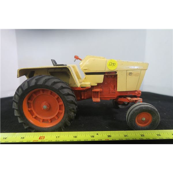 Case Metal Tractor (Steering Wheel and Exaust Pipe Missing