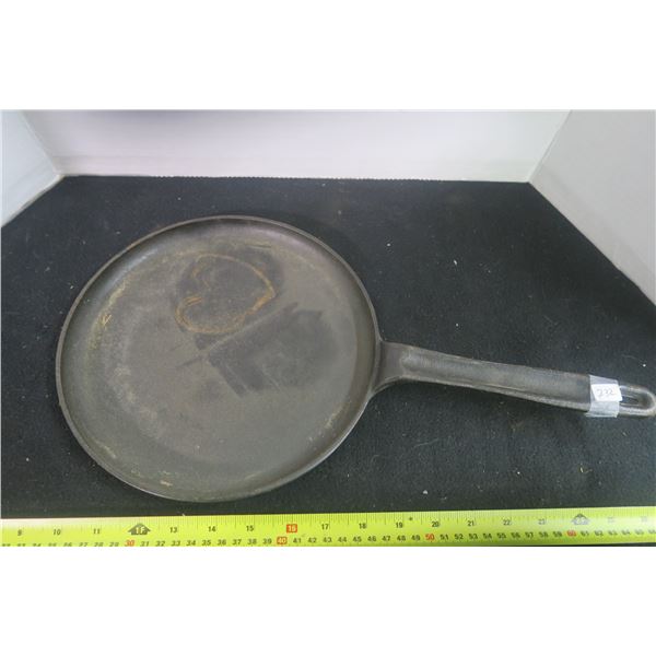 Cast Iron Old 9 3/4 Shallow
