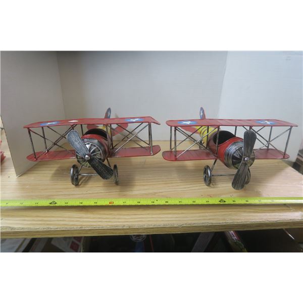 2 Metal Airplanes